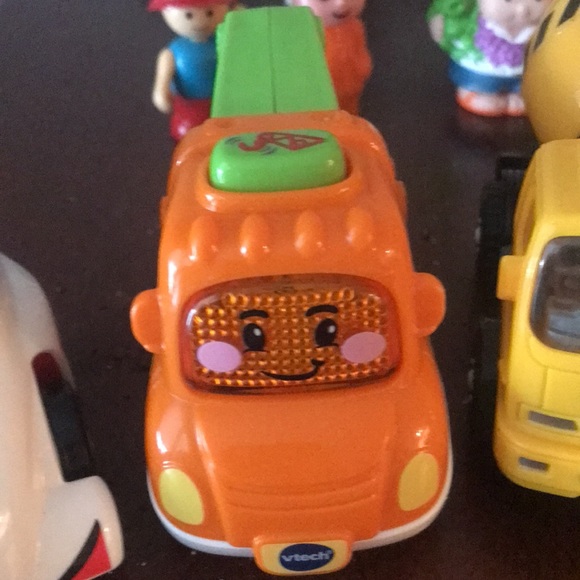 Awesome construction/car toy lot with little characters  too! - Picture 3 of 6